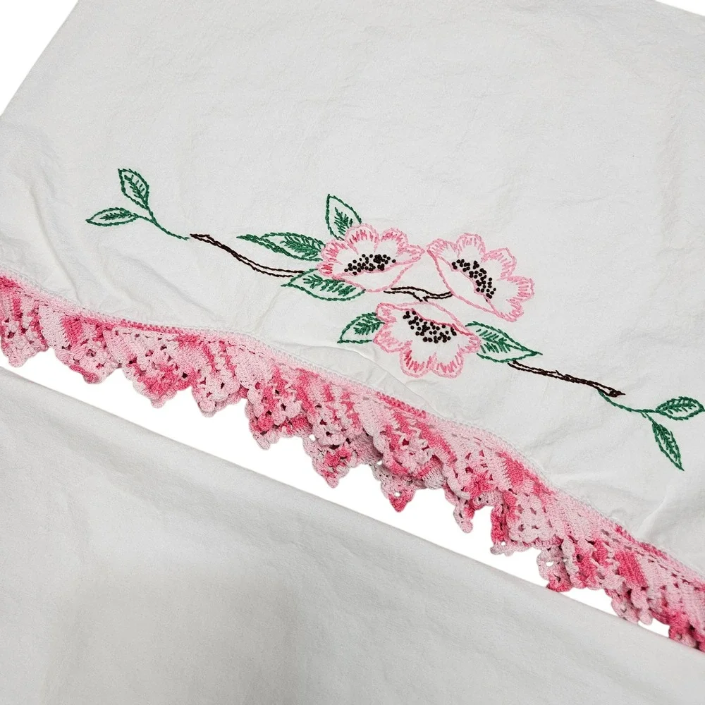 Vintage Handmade Embroidered Pillowcase Set‎ Pink Floral Crochet White Cottage